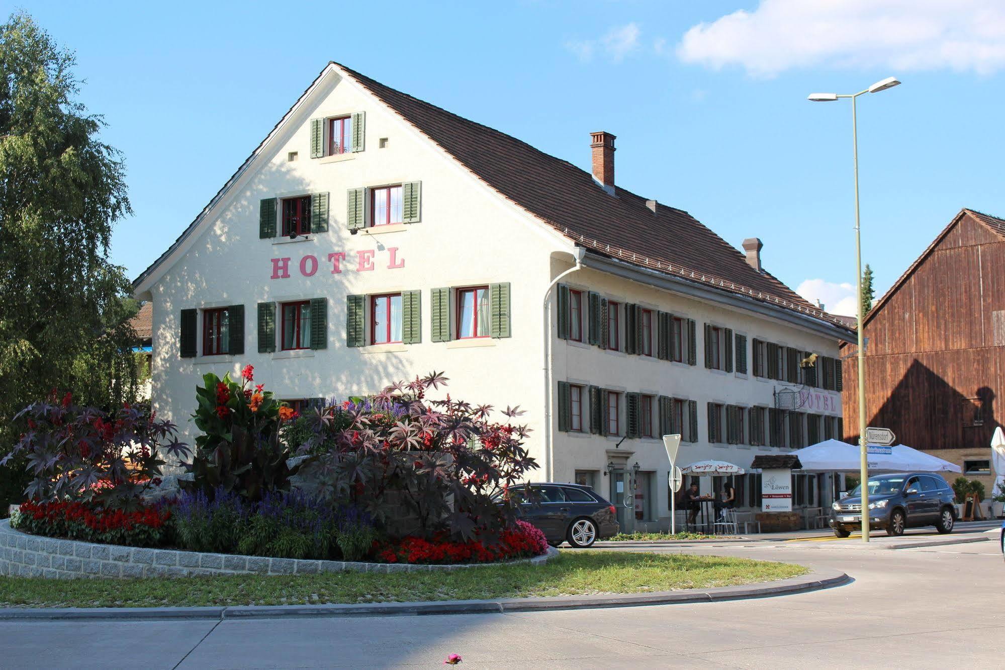 Gasthof Loewen Bassersdorf Exterior photo